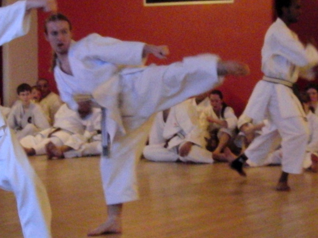 2010-02-07 Dan Grading CIMG1076